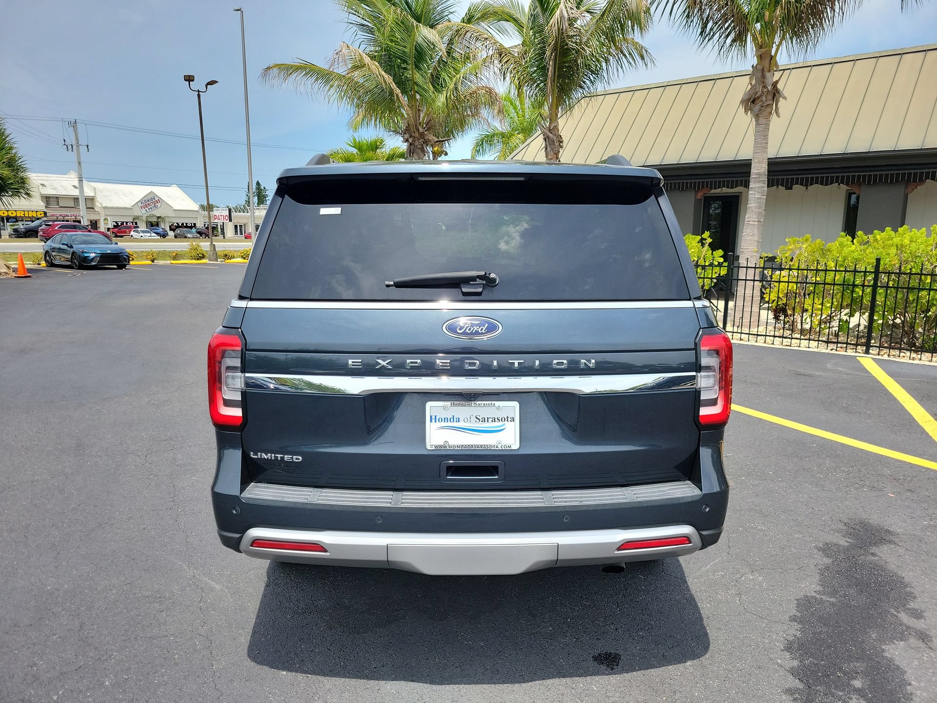 Used 2023 Ford Expedition Limited RWD image 8