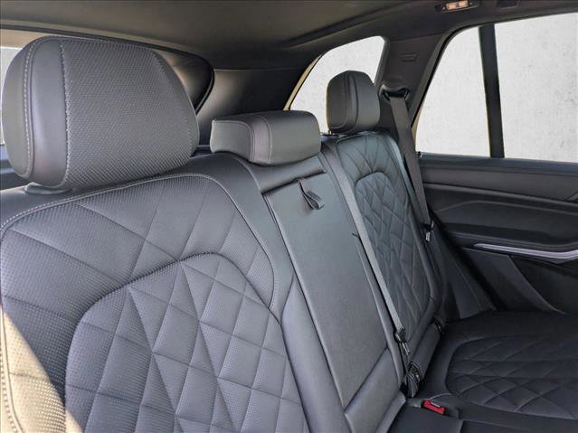 Used 2024 BMW X5 xDrive40i w/ Parking Assistance Package image 23