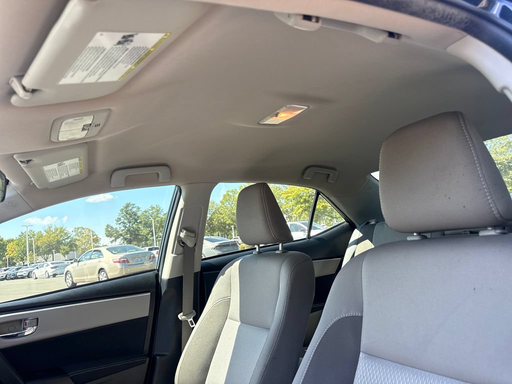 Used 2017 Toyota Corolla L FWD image 30