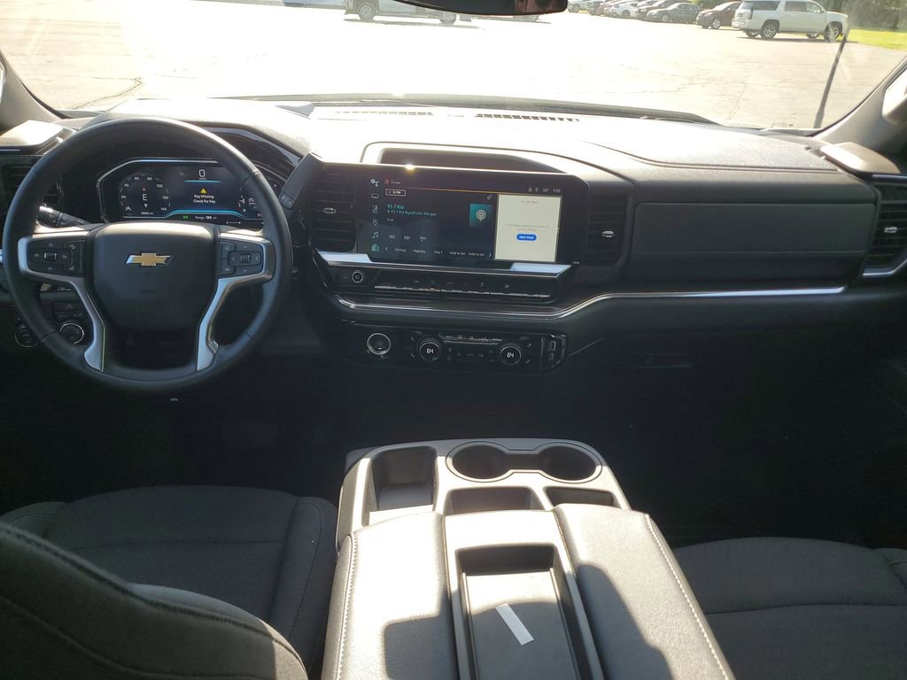 Used 2024 Chevrolet Silverado 1500 LT AWD/4WD image 9