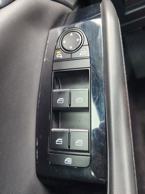 Used 2024 MAZDA MAZDA3 s FWD image 33