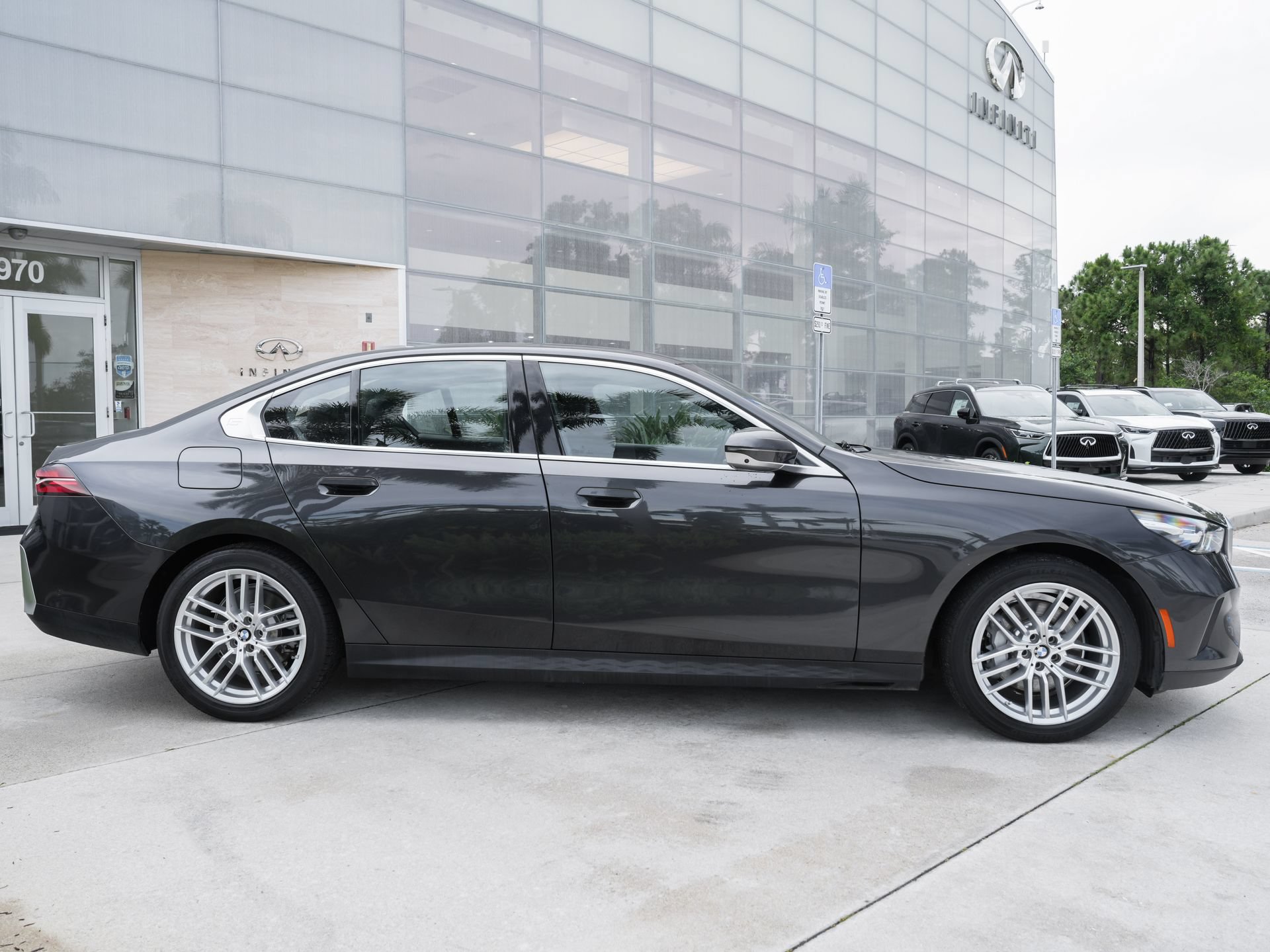 Used 2024 BMW 530i RWD image 30