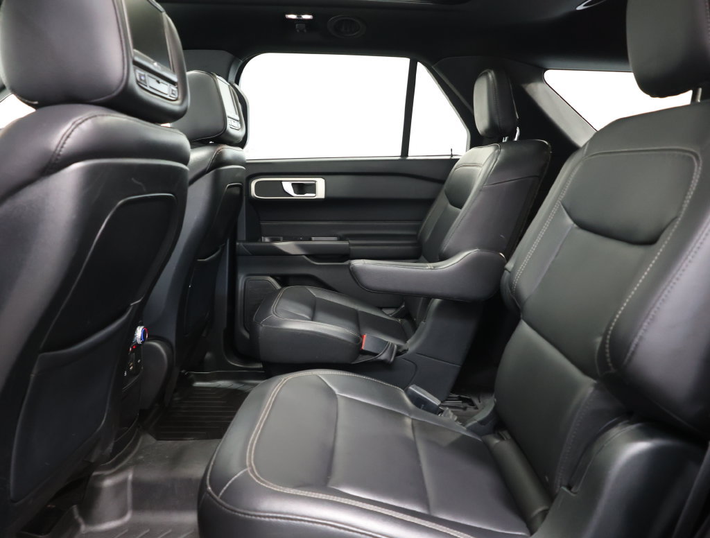 Used 2020 Ford Explorer XLT w/ Equipment Group 202A AWD/4WD image 27