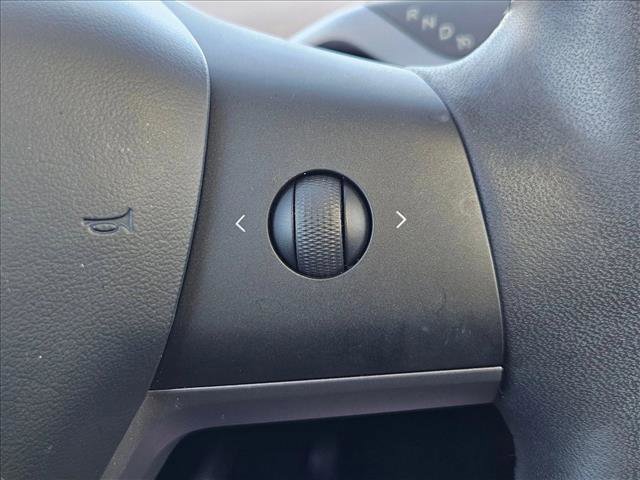 Used 2020 Tesla Model Y Long Range image 12