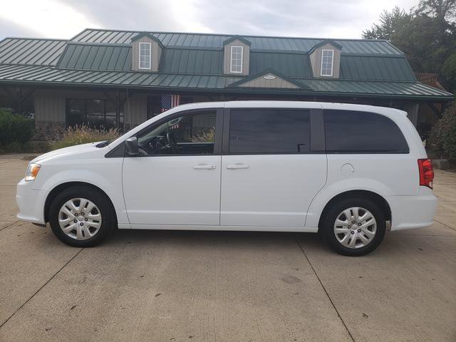 Used 2018 Dodge Grand Caravan SE w/ UConnect Hands-Free Group FWD image 9