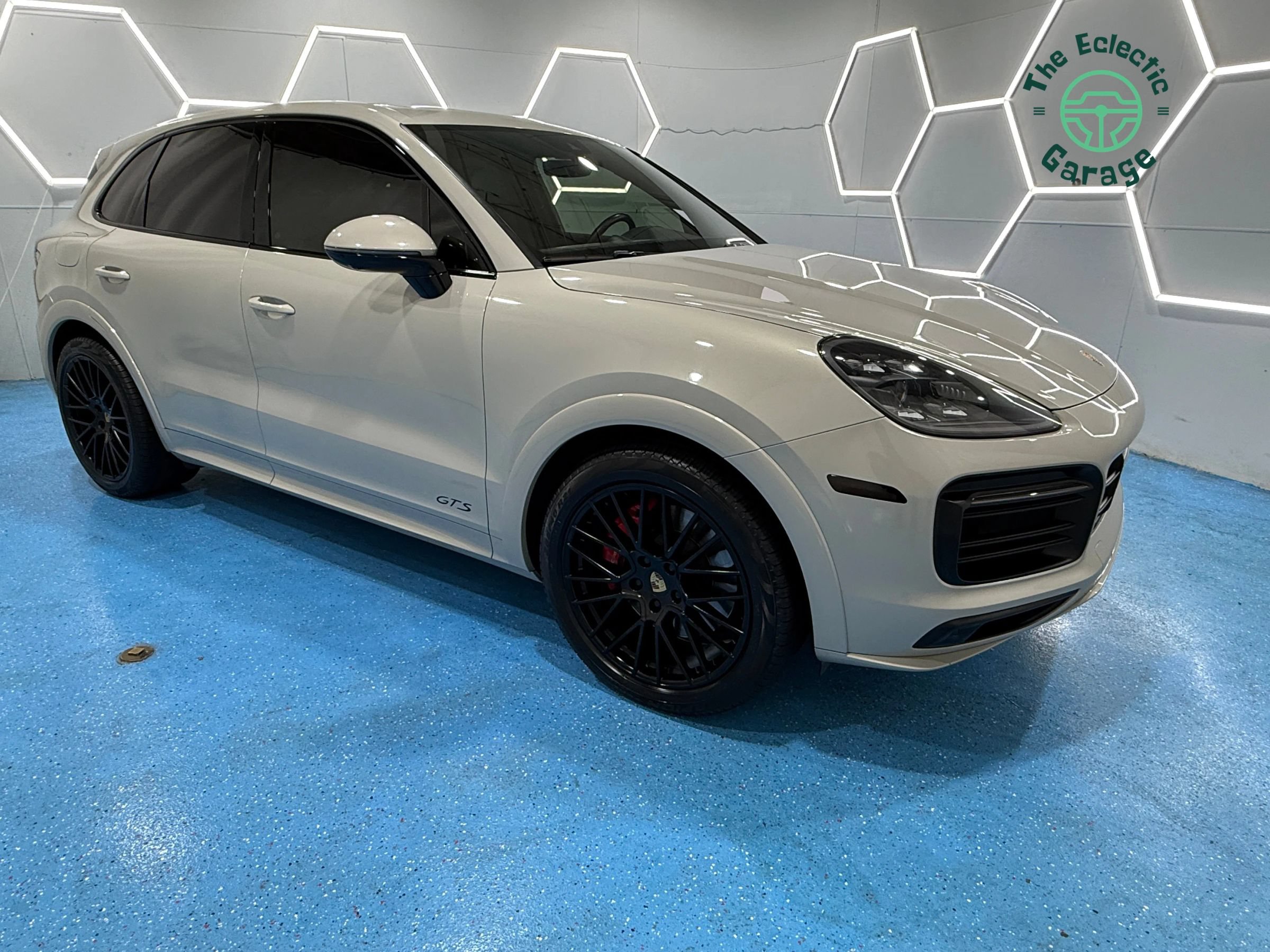 Used 2021 Porsche Cayenne GTS AWD/4WD image 5