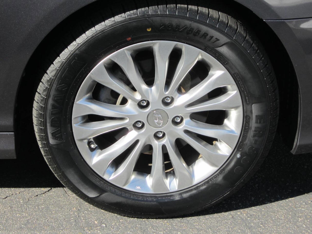 Used 2011 Hyundai Azera Limited image 8