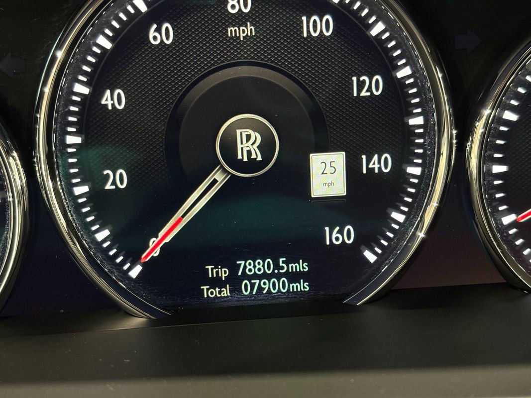 Used 2024 Rolls-Royce Cullinan Black Badge w/ Leather Finishing Pack image 19