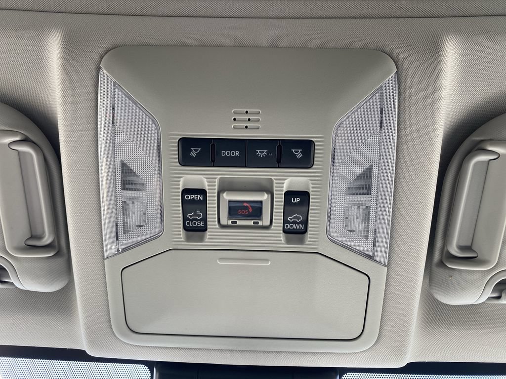 Used 2023 Toyota RAV4 XLE w/ Convenience Package FWD image 27