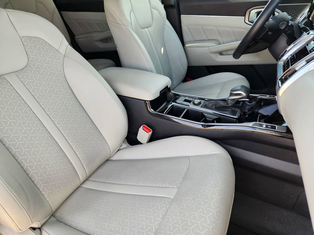 Certified 2023 Kia Sorento SX image 15