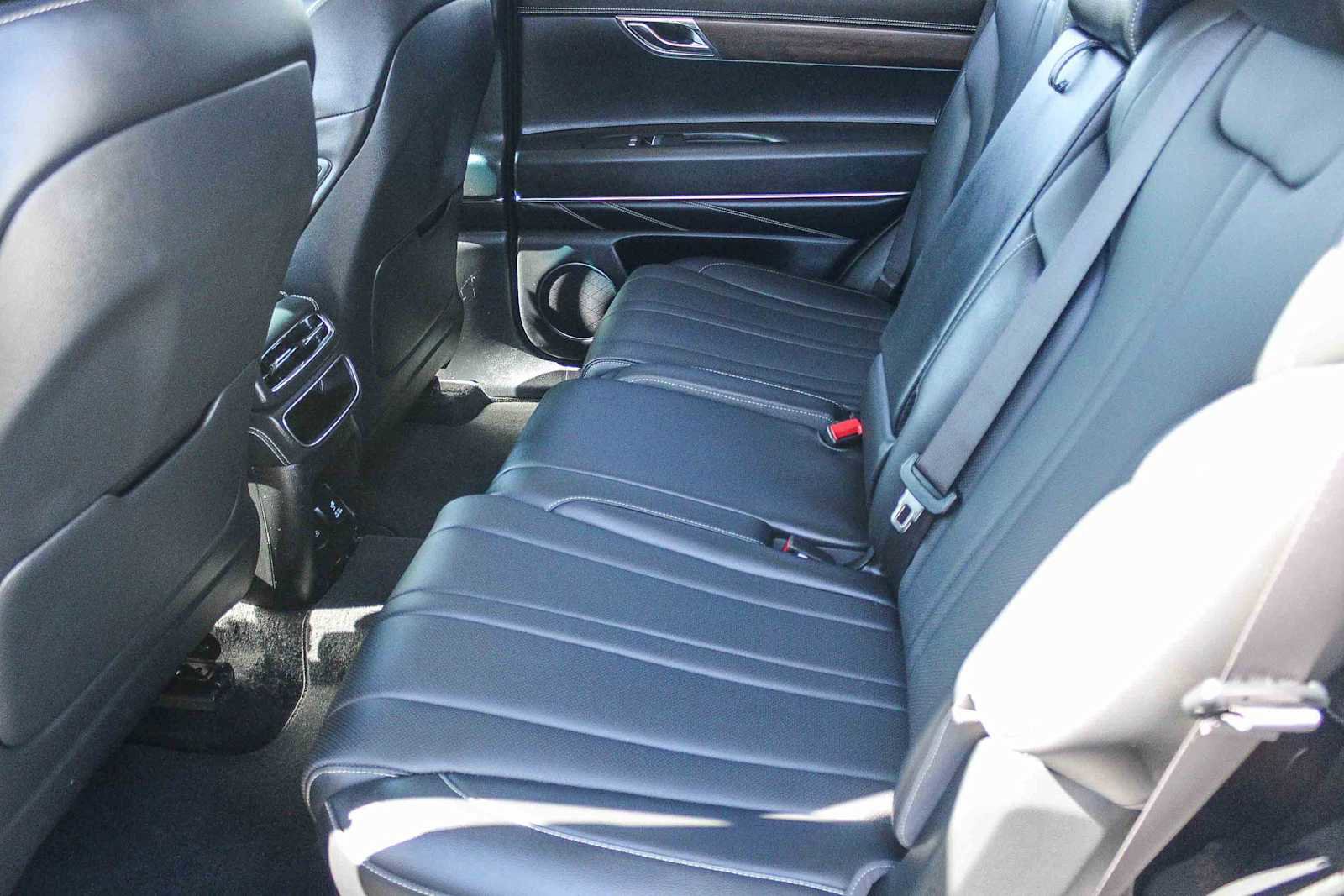 Used 2023 Genesis GV80 2.5T image 18