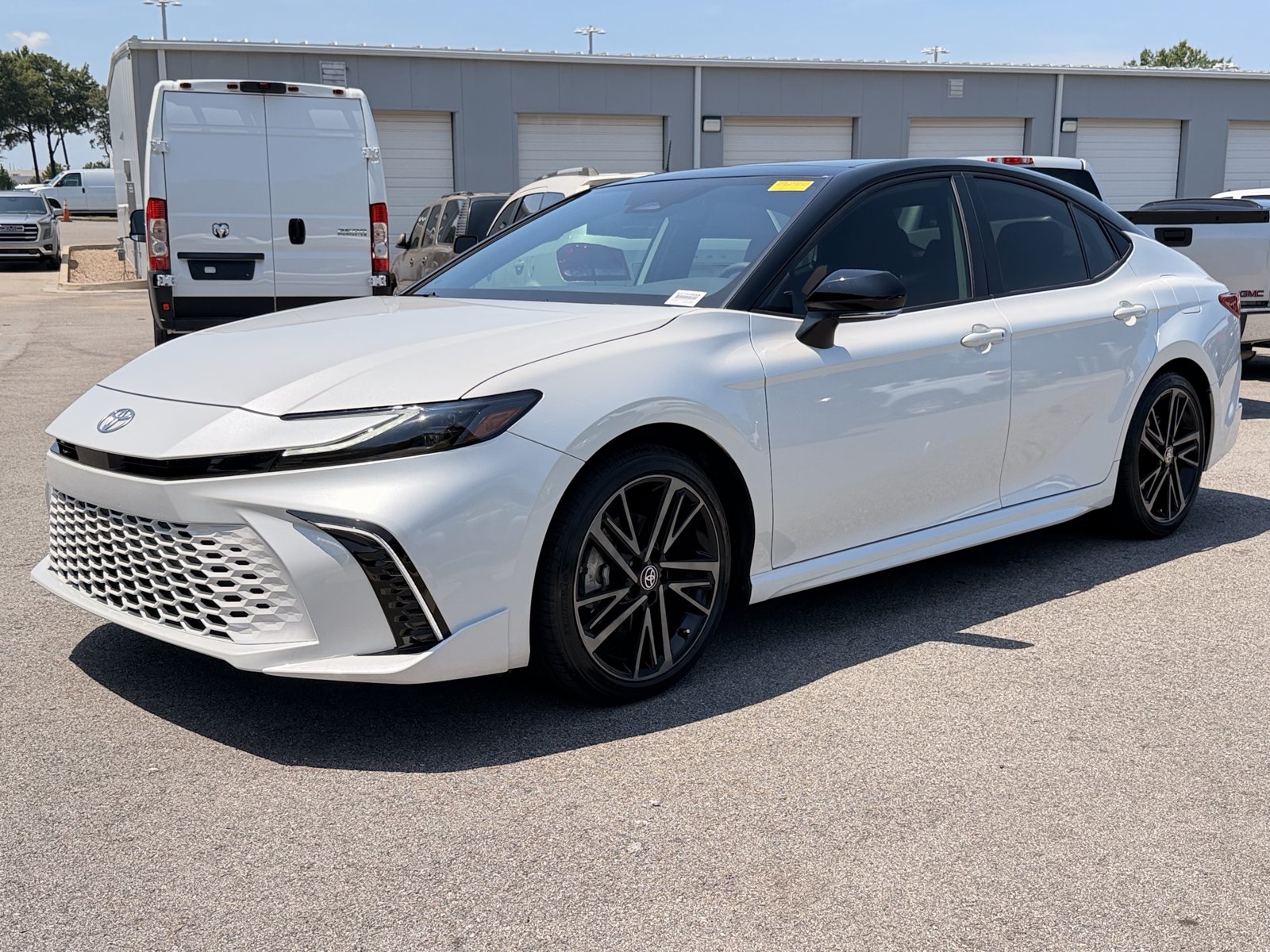 Used 2025 Toyota Camry XSE FWD image 7