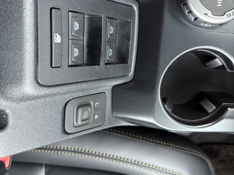 New 2025 Ford Bronco Badlands image 21