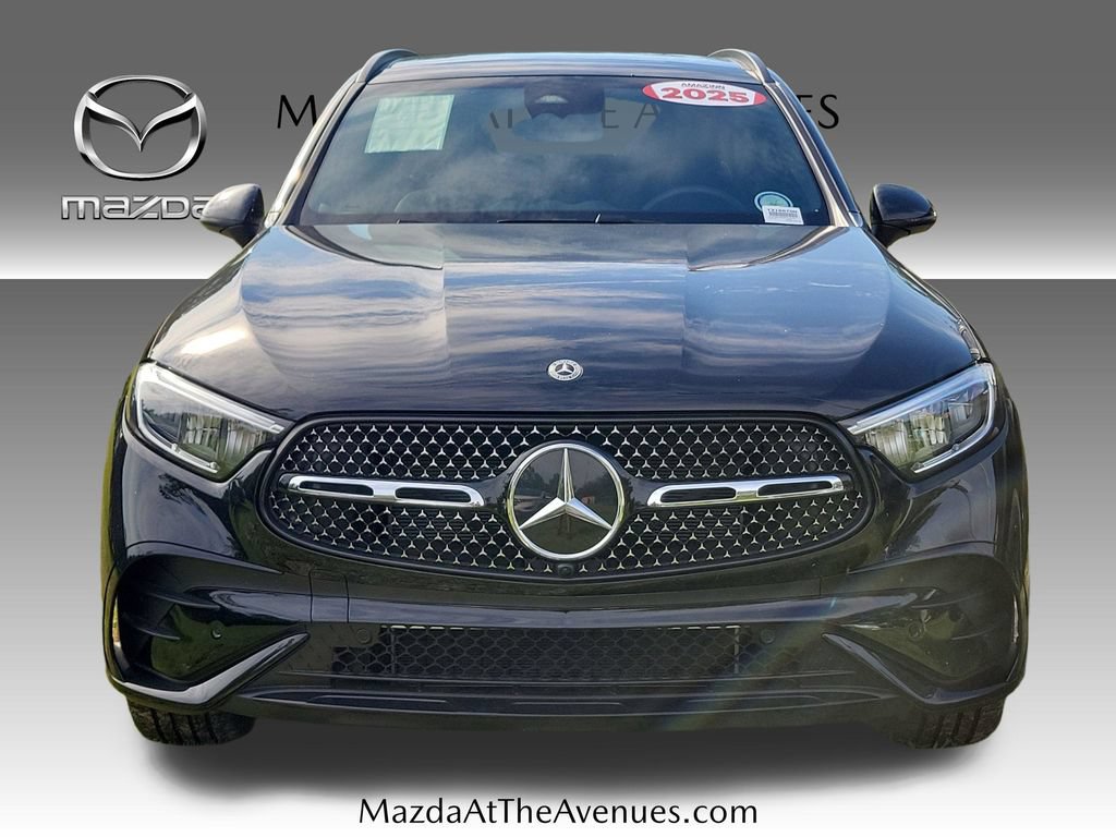 Used 2025 Mercedes-Benz GLC 350e 4MATIC image 4