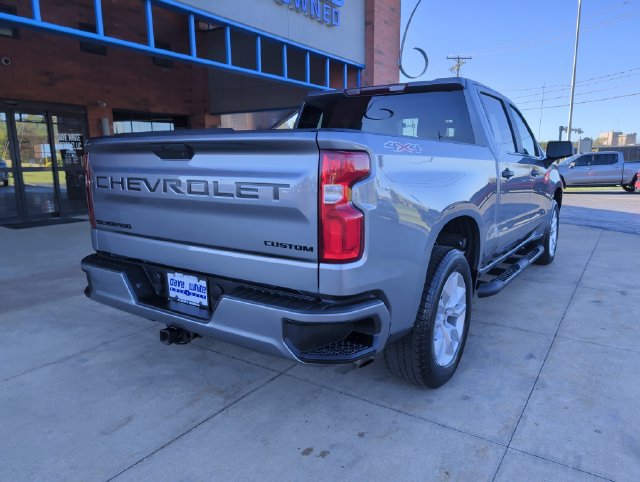 Used 2021 Chevrolet Silverado 1500 Custom w/ LPO, Dark Essentials Package AWD/4WD image 8