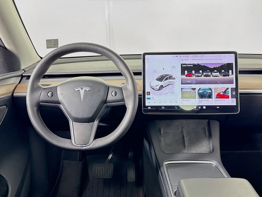 Used 2025 Tesla Model Y Long Range AWD/4WD image 13