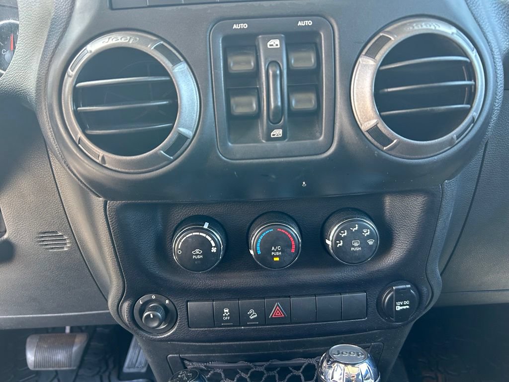 Used 2015 Jeep Wrangler Unlimited Sport w/ Quick Order Package 24S AWD/4WD image 22