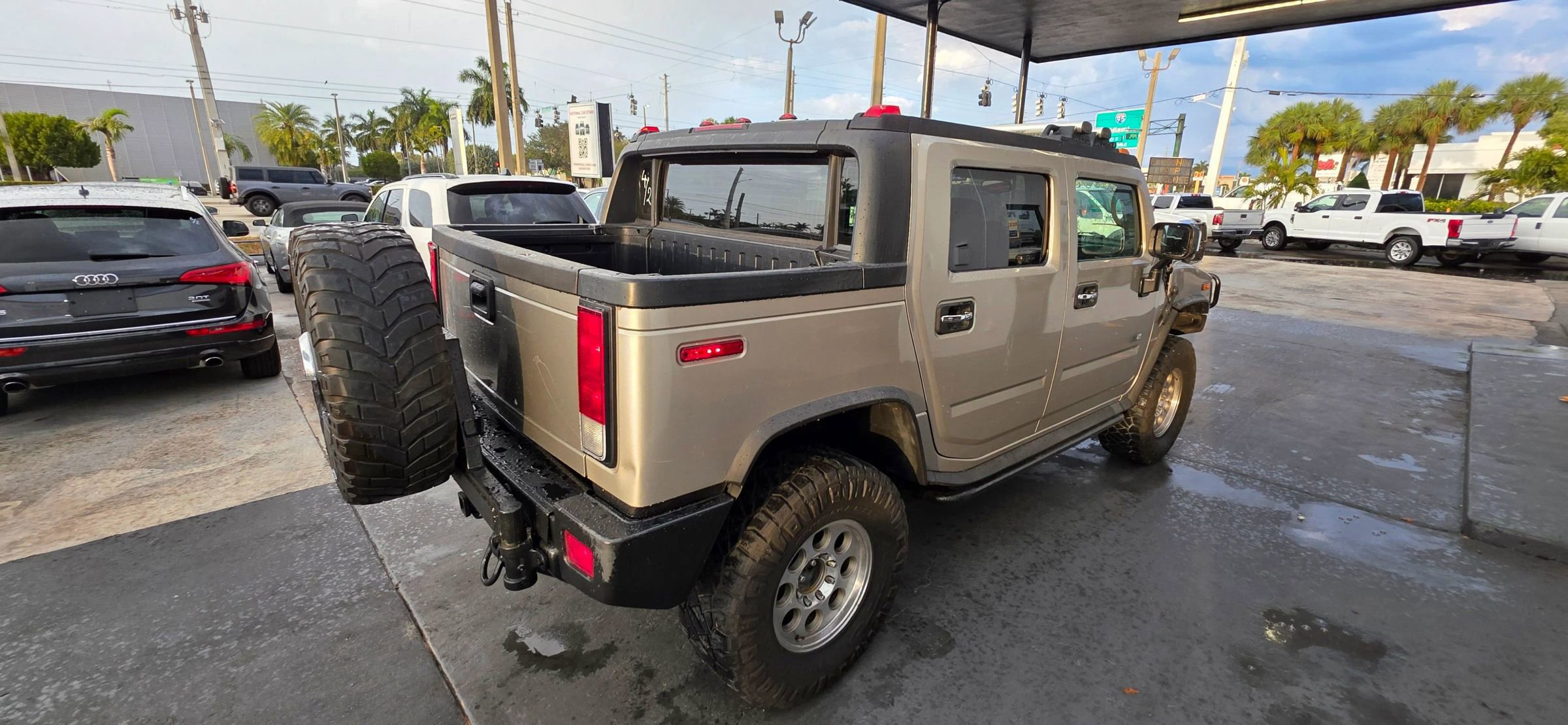 Used 2005 HUMMER H2 SUT w/ Preferred Equipment Group image 5