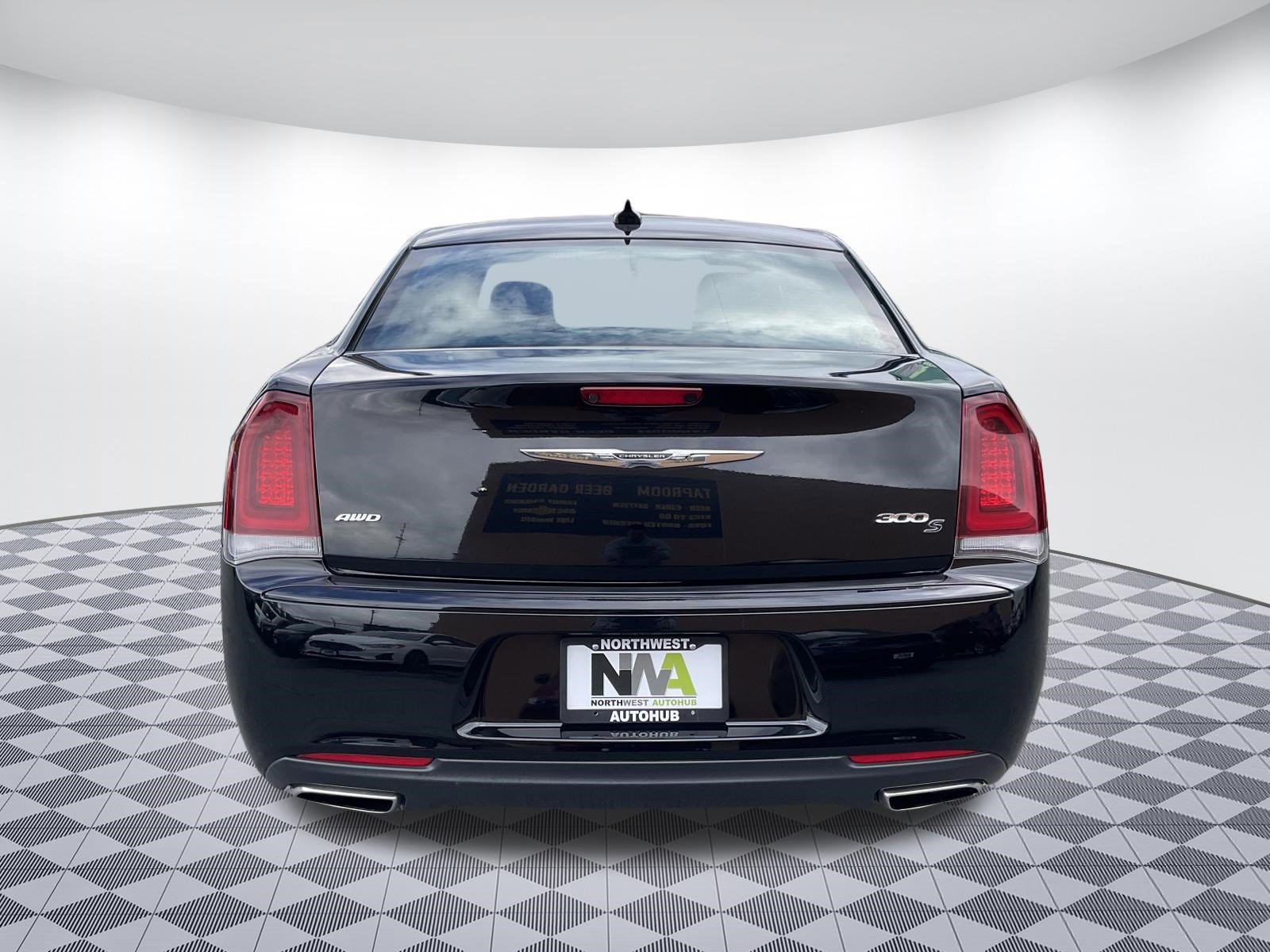 Used 2019 Chrysler 300 S AWD/4WD image 3
