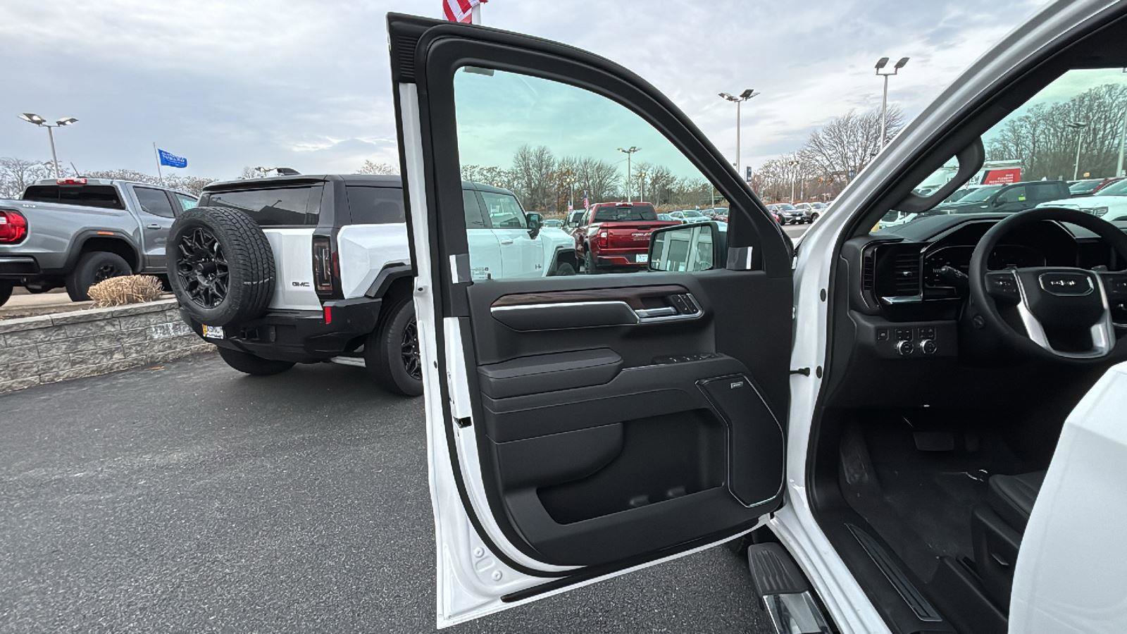 New 2026 GMC Sierra 1500 SLT w/ SLT Premium Plus Package image 26