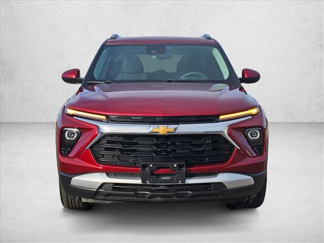 Used 2025 Chevrolet TrailBlazer LT image 2