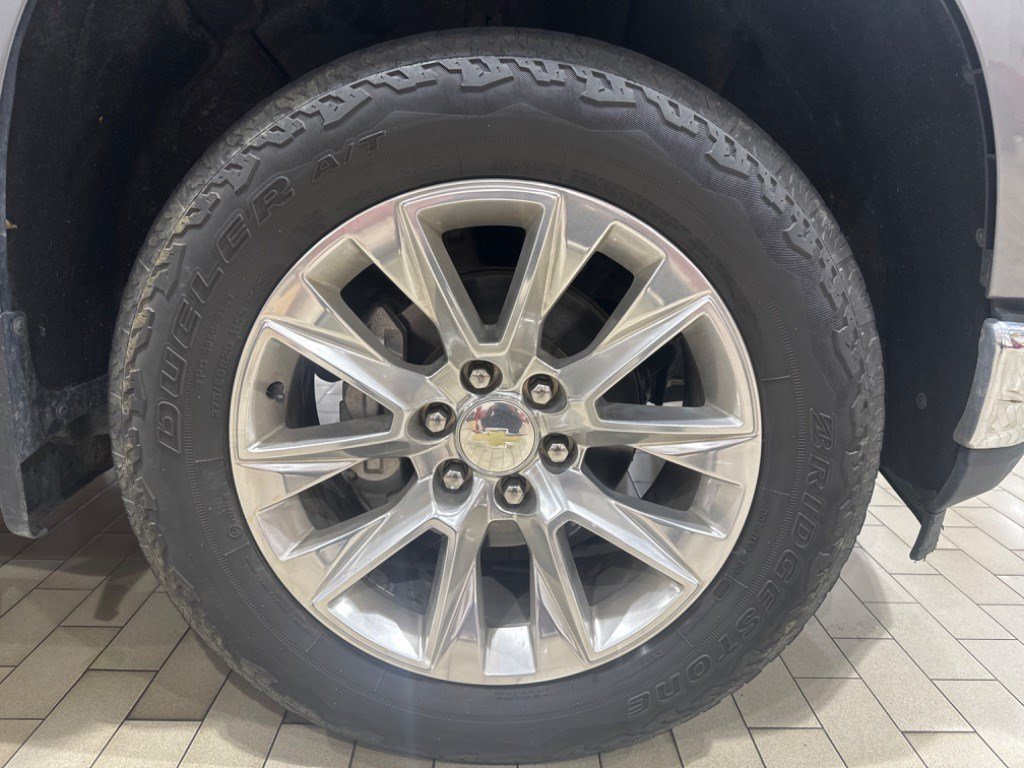 Used 2020 Chevrolet Silverado 1500 LTZ w/ LTZ Premium Package AWD/4WD image 5