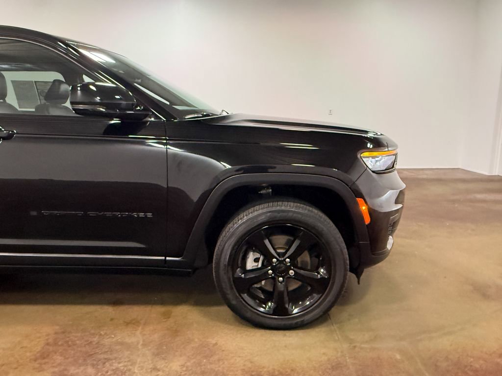 Used 2023 Jeep Grand Cherokee L Laredo AWD/4WD image 32