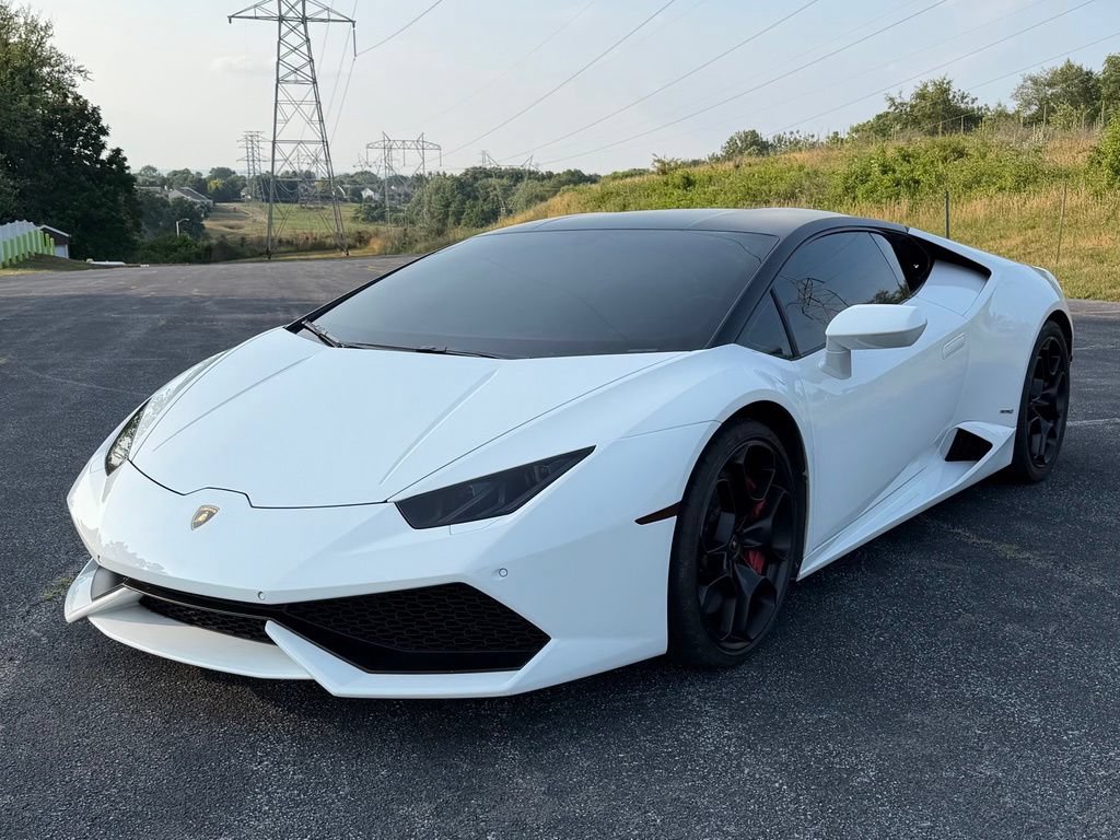 Used 2015 Lamborghini Huracan LP 610-4 AWD/4WD image 2