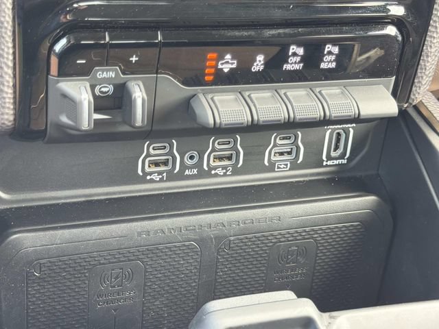 Used 2025 RAM 1500 Limited AWD/4WD image 33