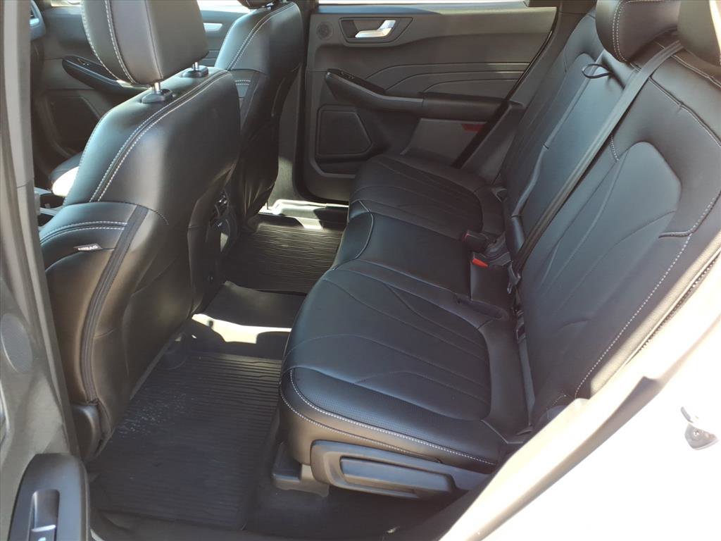 Used 2025 Ford Escape SE w/ PHEV Premium Package image 6