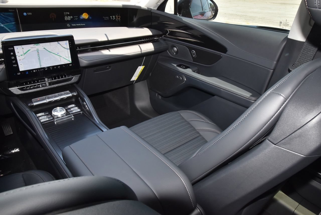 New 2026 Lincoln Nautilus Reserve w/ Jet Appearance Package AWD/4WD image 24