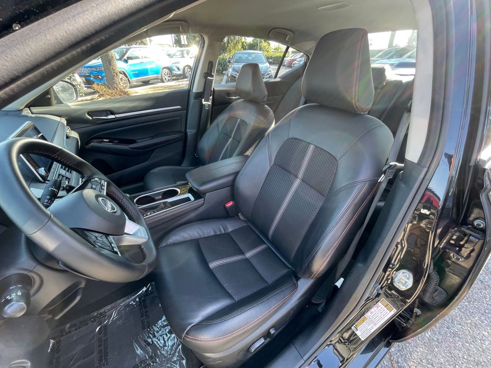 Used 2025 Nissan Altima 2.5 SR image 33