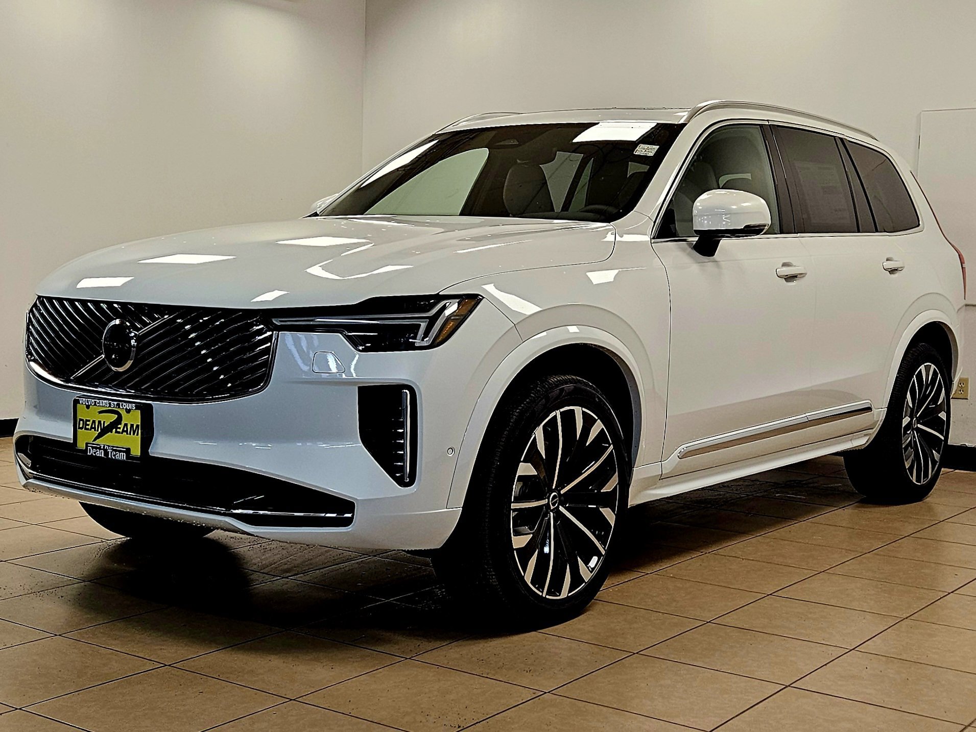 New 2026 Volvo XC90 B6 Plus w/ Protection Package Premier AWD/4WD image 3