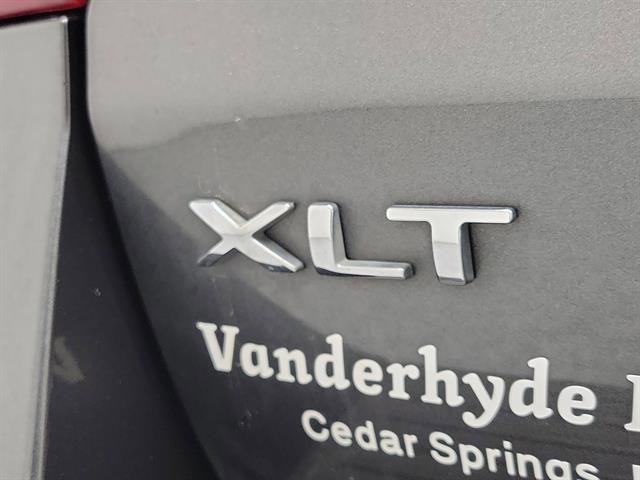 Used 2020 Ford Expedition XLT image 6