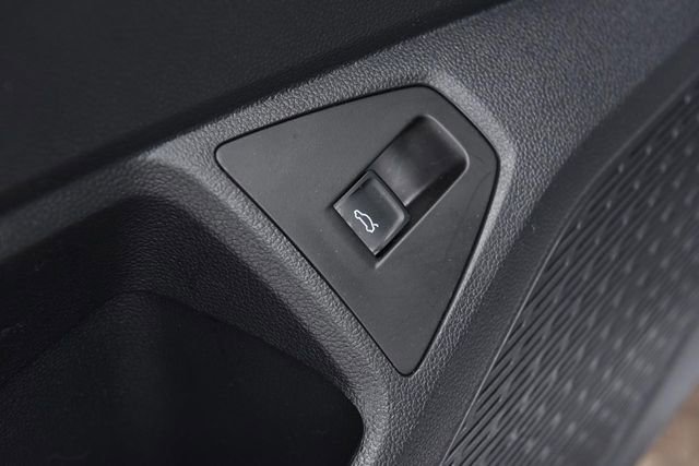 Certified 2025 Volkswagen Jetta Sport image 9