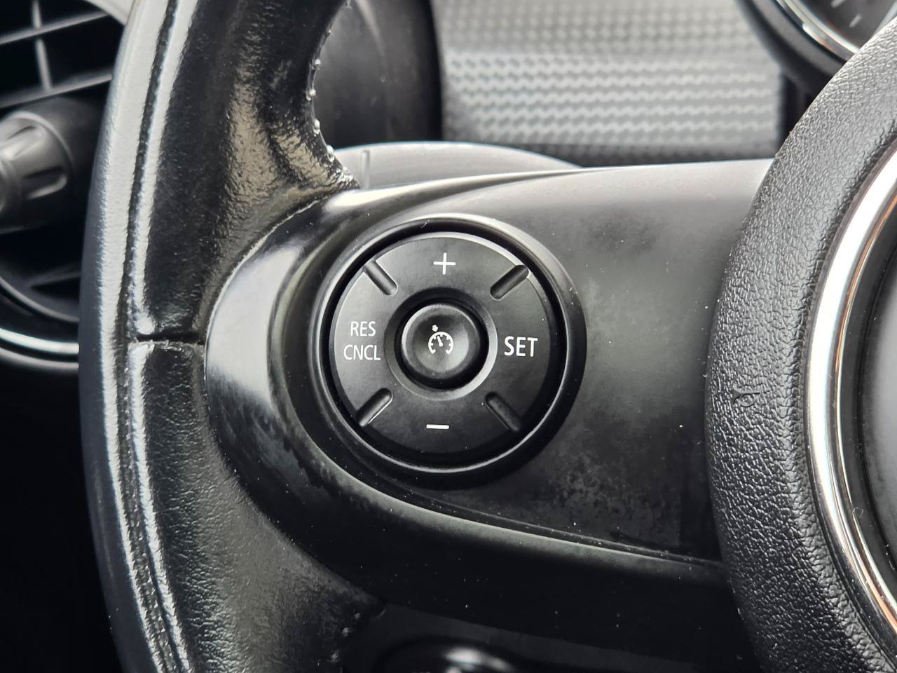 Used 2016 MINI Cooper 4-Door Hardtop FWD image 20