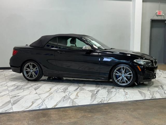 Used 2015 BMW M235i Convertible image 5