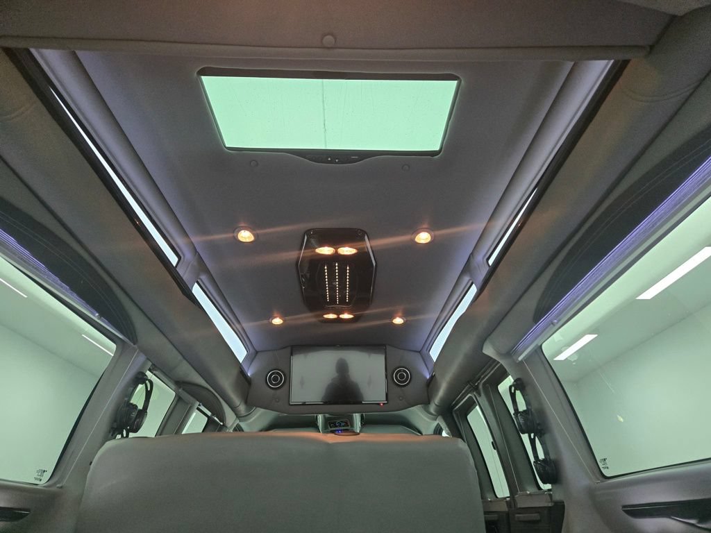Used 2020 Chevrolet Express 2500 Extended RWD image 8