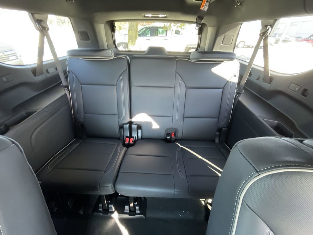 New 2026 Chevrolet Suburban Premier image 25