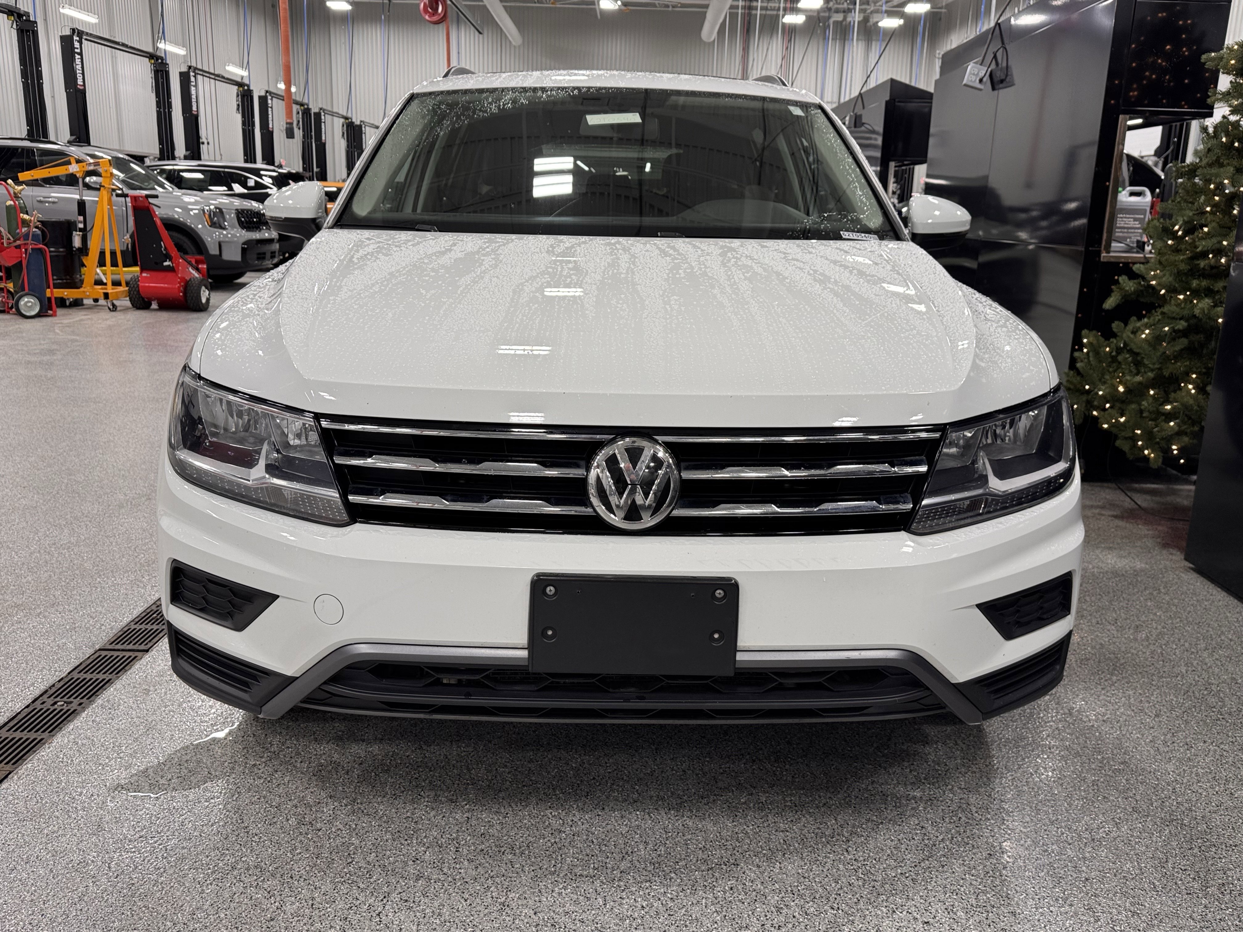 Used 2019 Volkswagen Tiguan SE w/ Panoramic Sunroof Package image 32