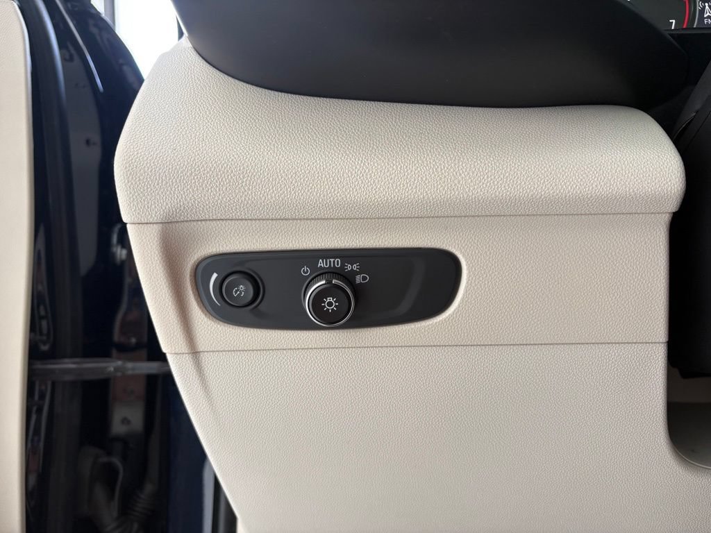 Used 2021 Buick Envision Essence FWD image 6