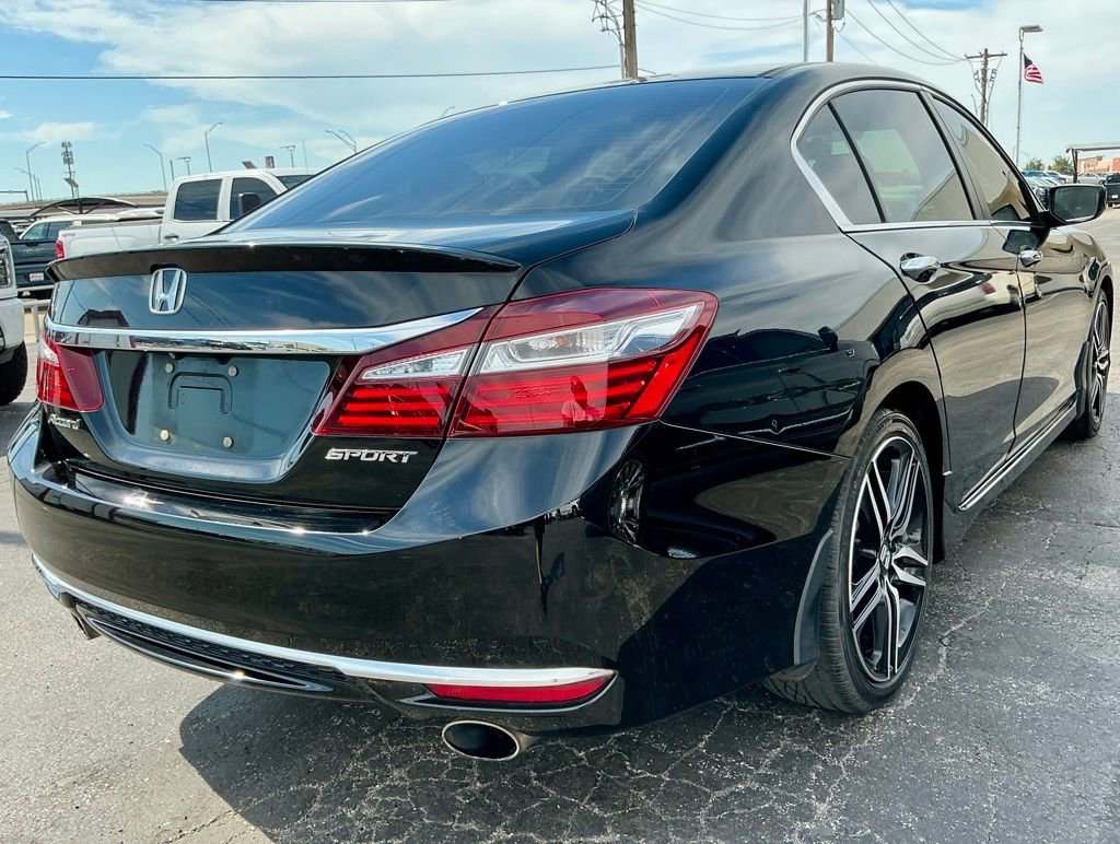 Used 2017 Honda Accord Sport image 19