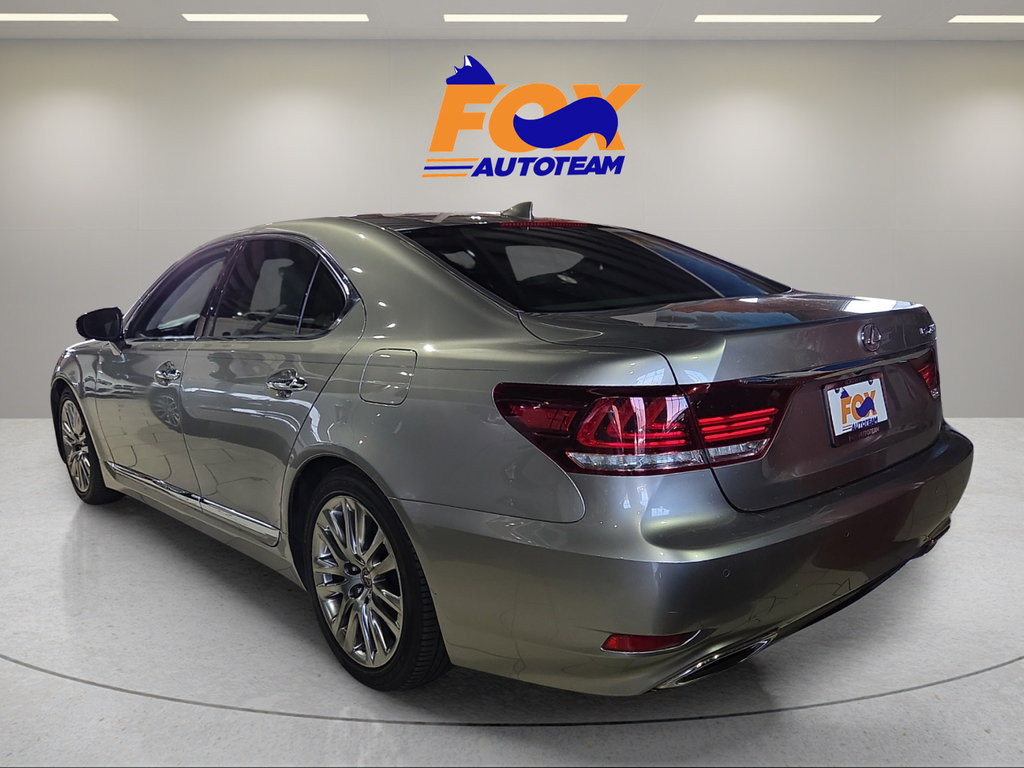 Used 2017 Lexus LS 460 RWD image 3
