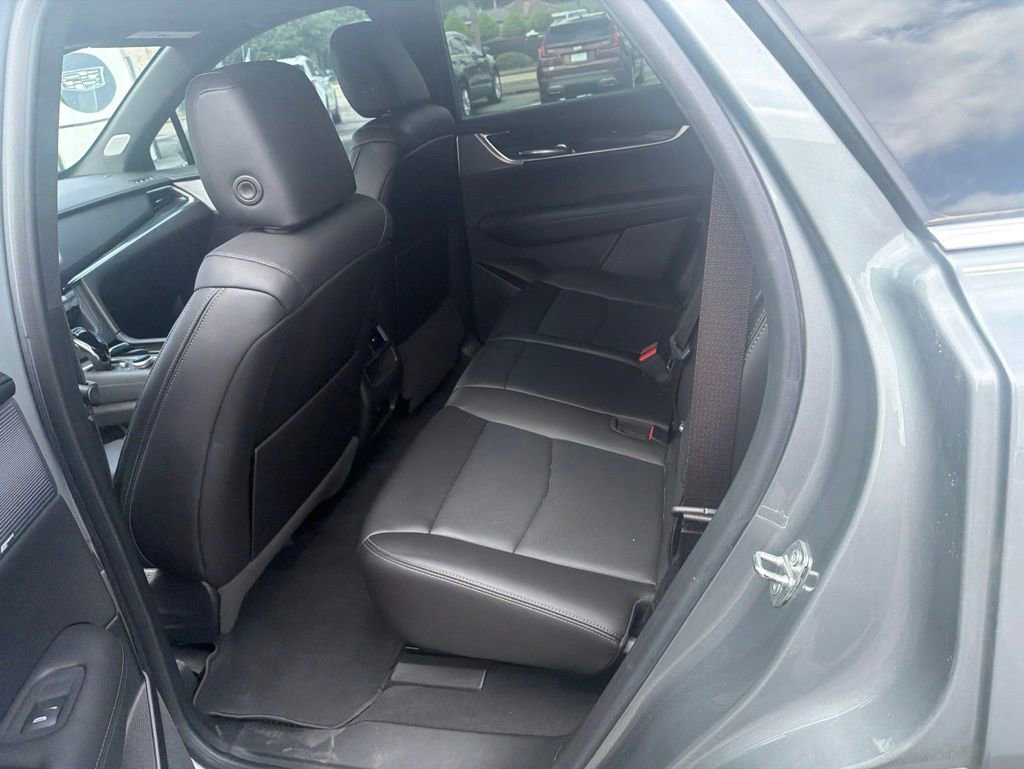 Certified 2023 Cadillac XT5 Premium Luxury w/ Technology Package FWD image 4