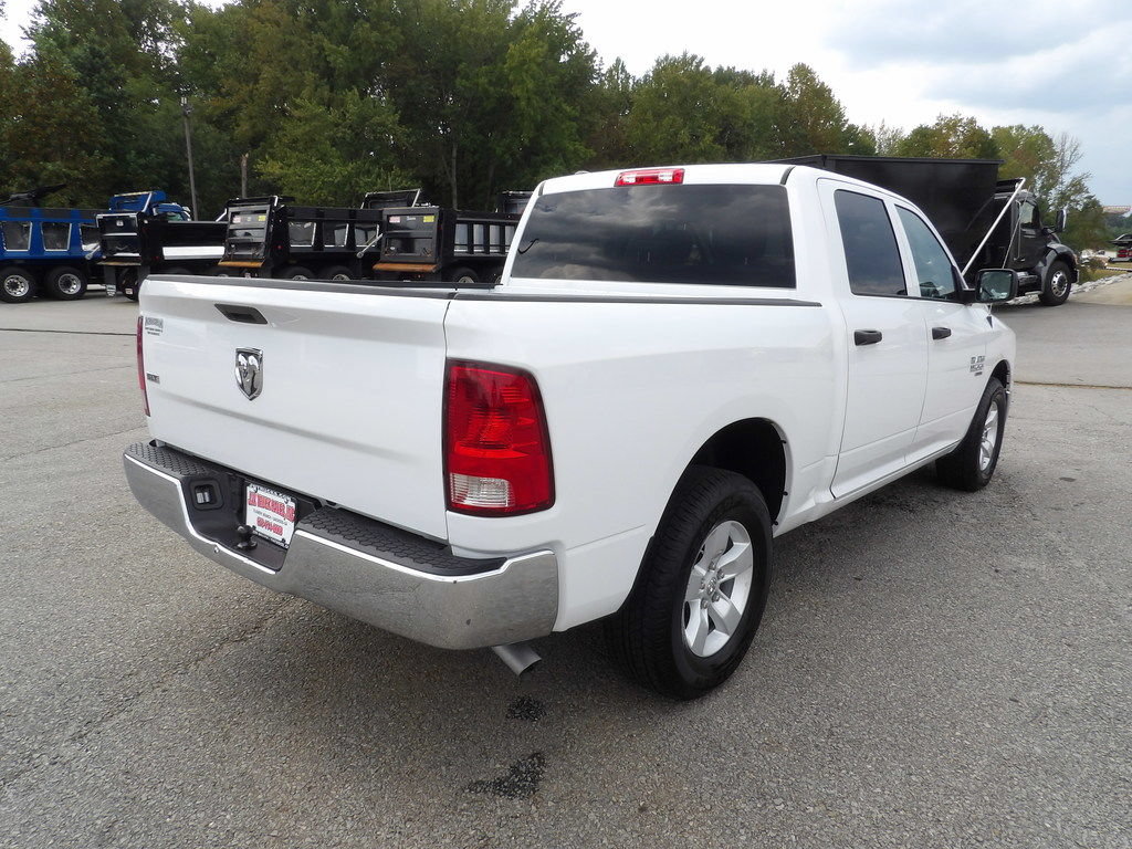 Used 2022 RAM 1500 Classic SLT RWD image 7