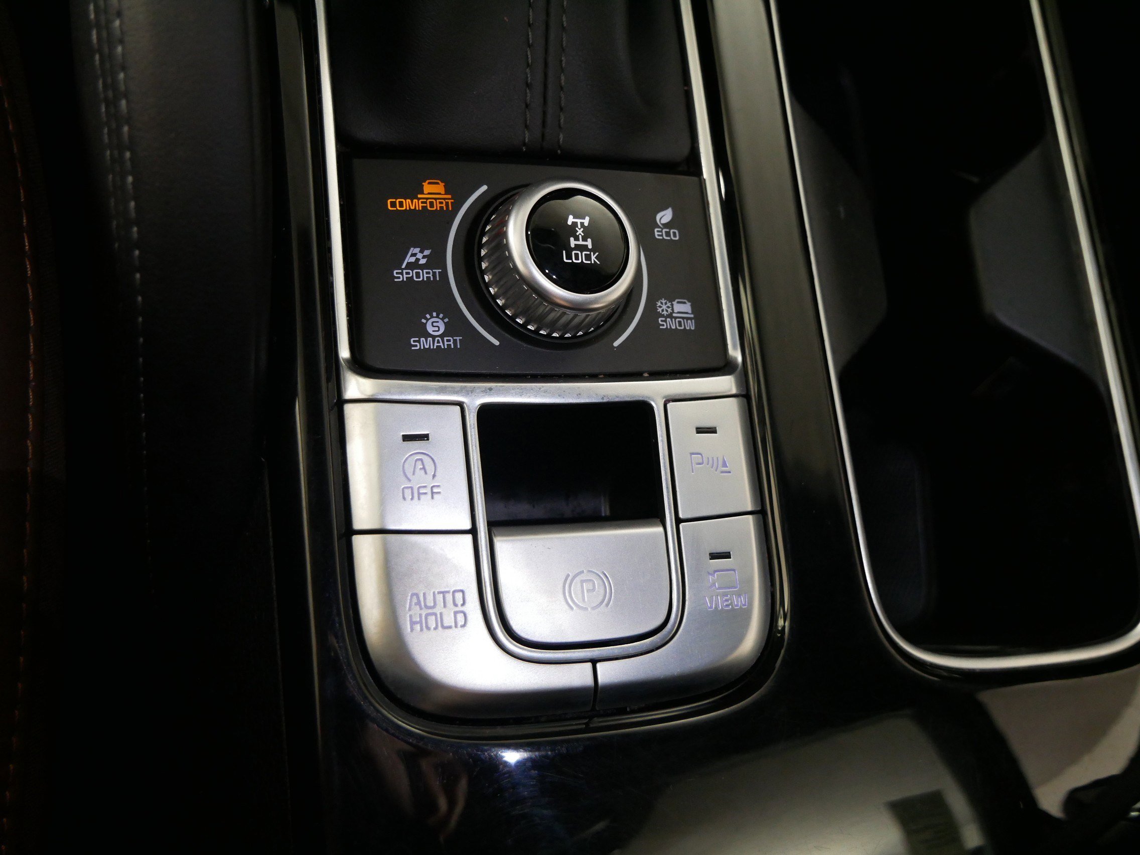 Used 2020 Kia Telluride SX w/ SX Prestige Package image 31