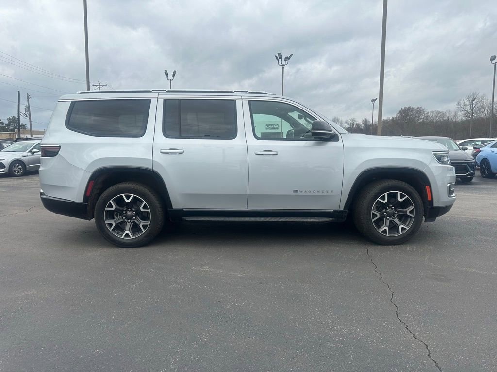 Used 2023 Jeep Wagoneer Series III w/ Preferred Equipment Group image 4