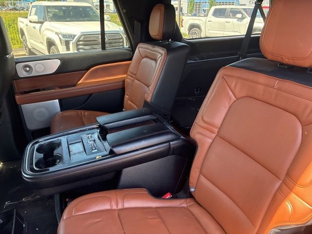 Used 2018 Lincoln Navigator L Reserve w/ Technology Package AWD/4WD image 8