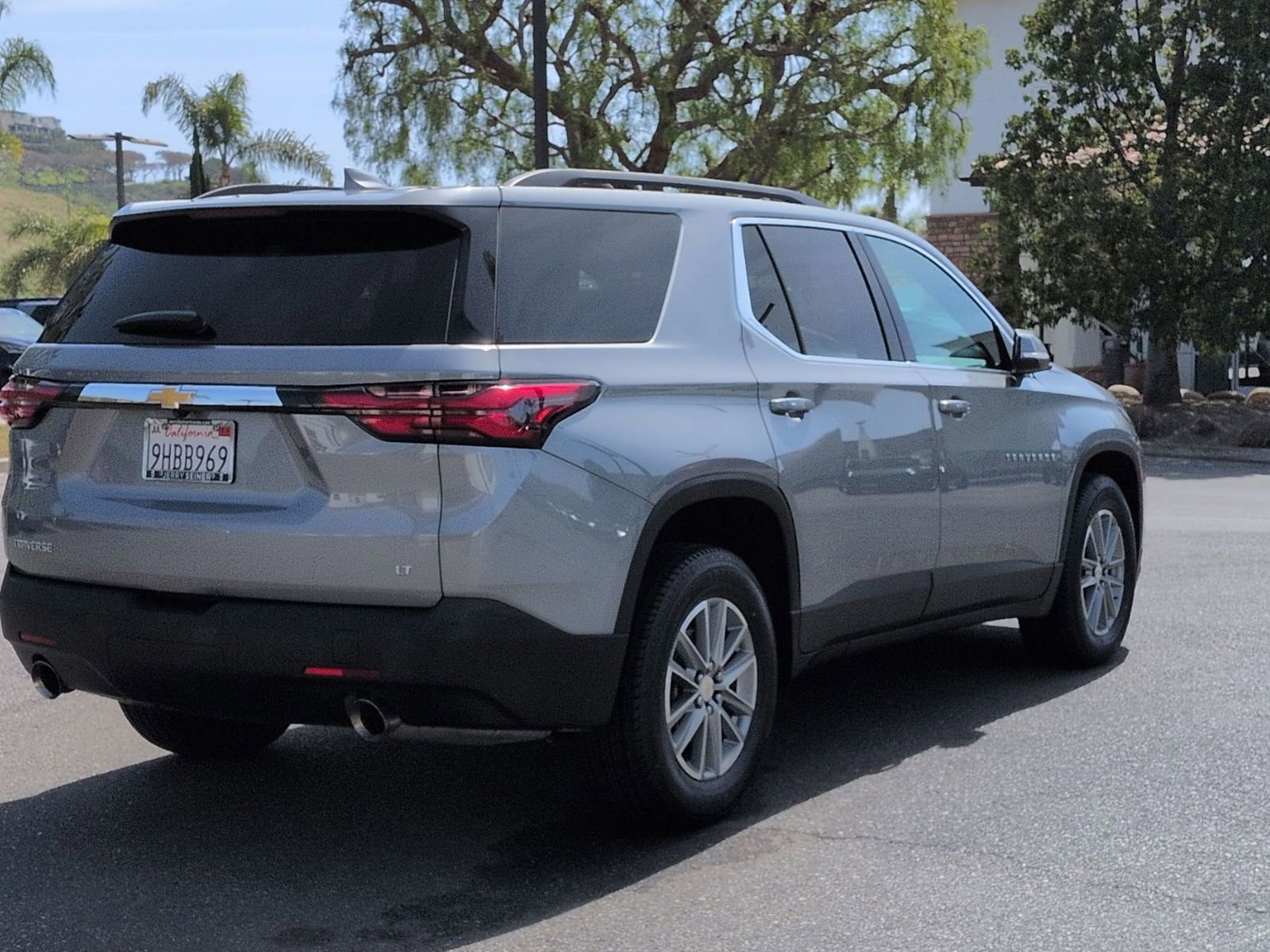 Used 2023 Chevrolet Traverse LT image 5
