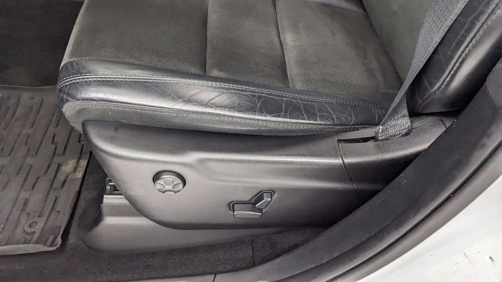 Used 2019 Jeep Grand Cherokee Altitude AWD/4WD image 30
